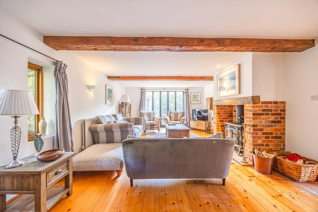 Impeccable Barn Conversion on Approx, photo 3