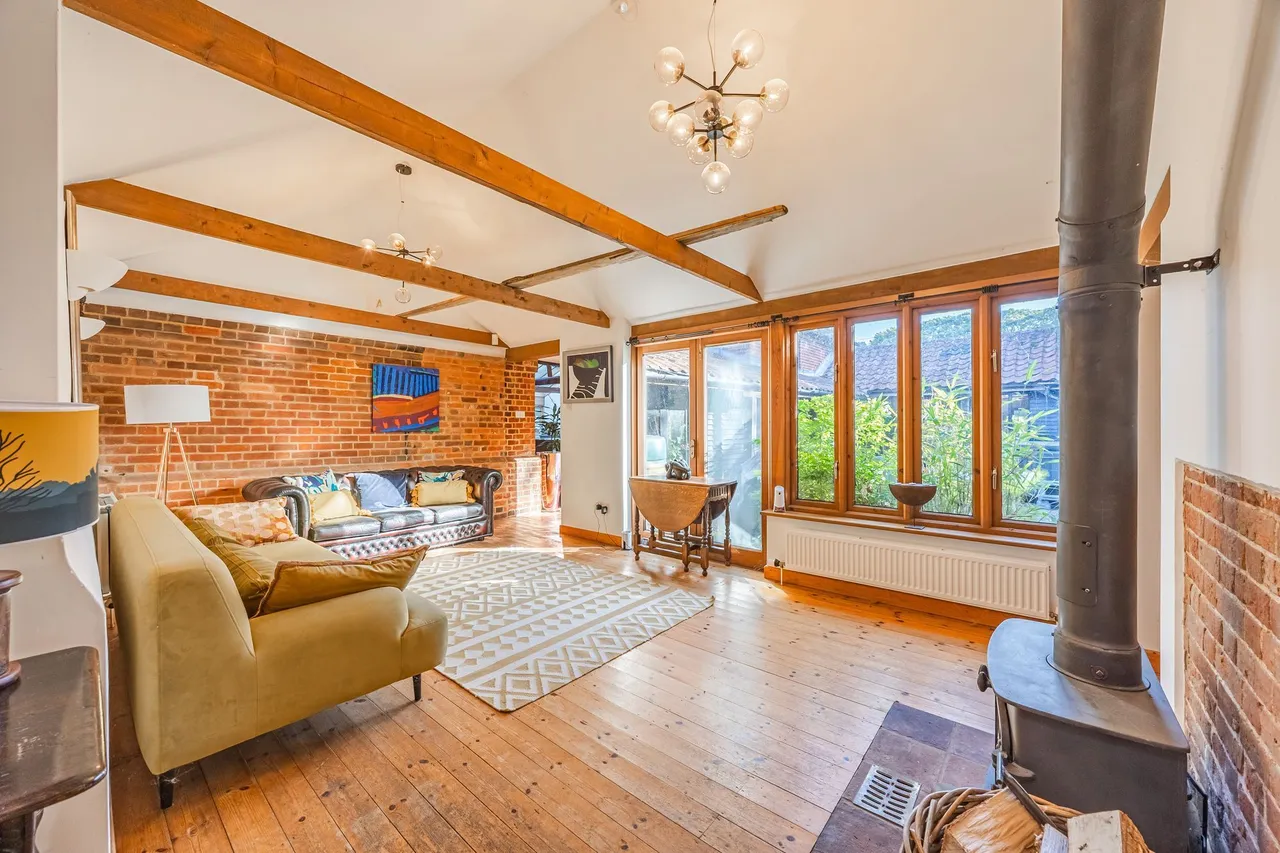 Impeccable Barn Conversion on Approx, photo 8