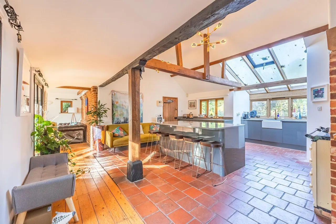 Impeccable Barn Conversion on Approx, photo 2