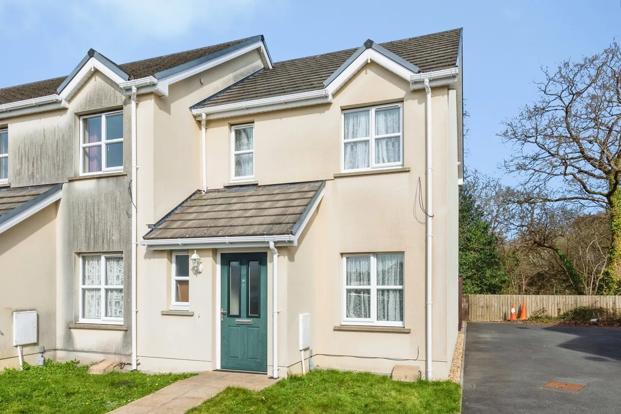 2 bed house for sale, Clos Griffith Jones, St. Clears, SA33