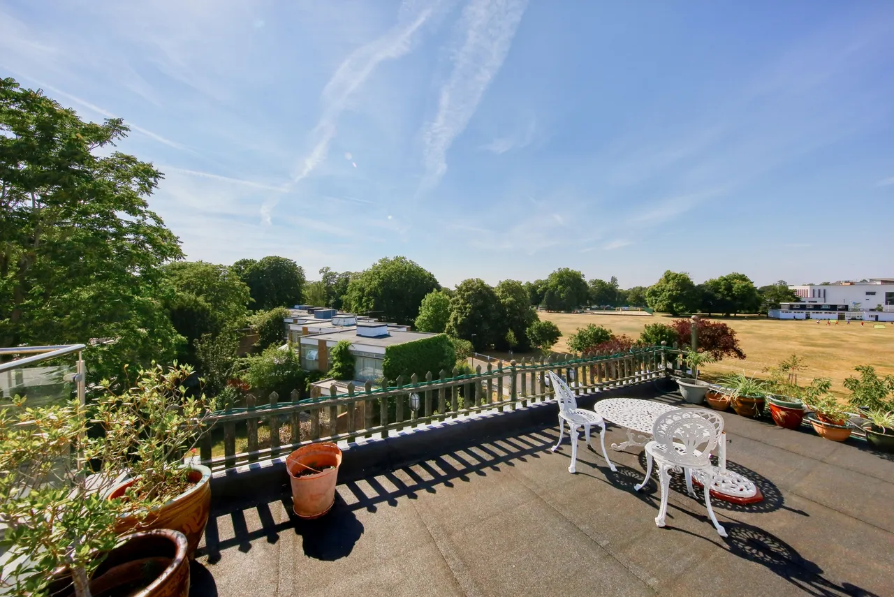 Marina Way, Teddington, TW11 9PN, photo 3