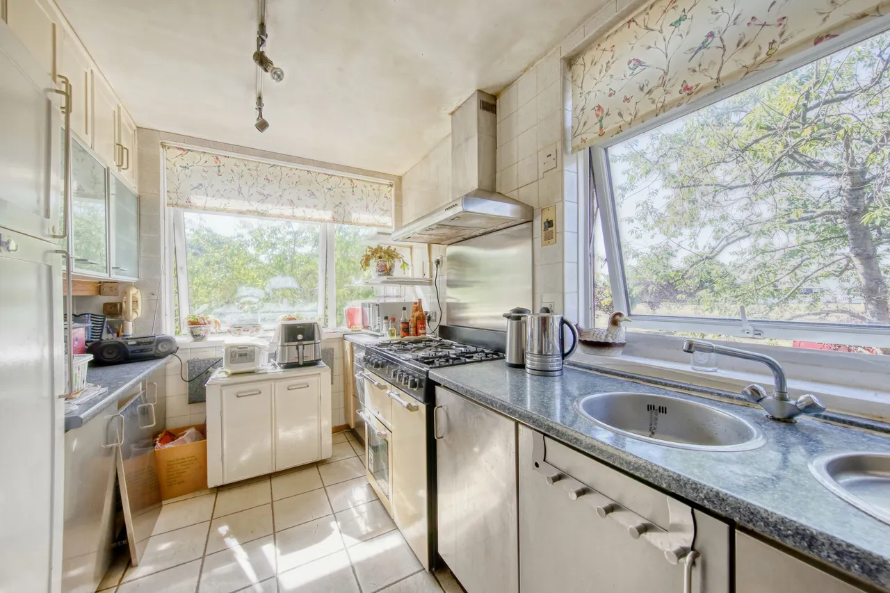 Marina Way, Teddington, TW11 9PN, photo 9