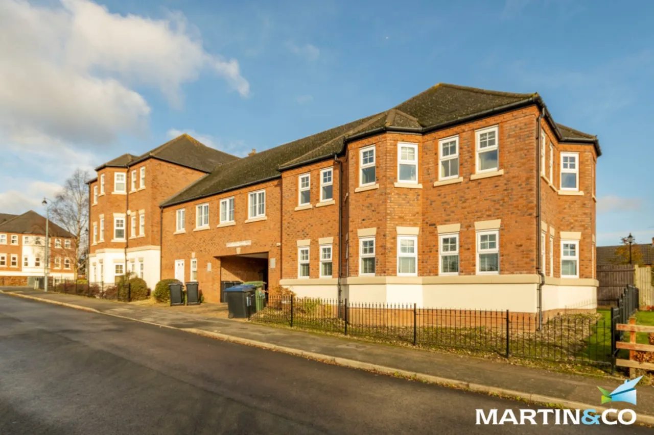 2 bed flat for sale, Norton Close, Kings Norton, B30
