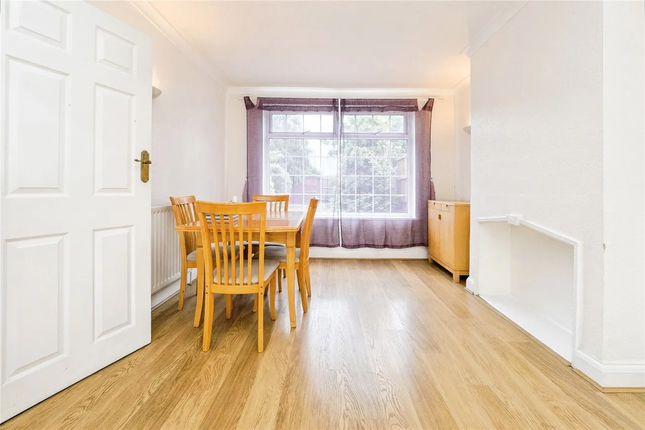 Spring Gardens, Hornchurch, RM12, photo 7