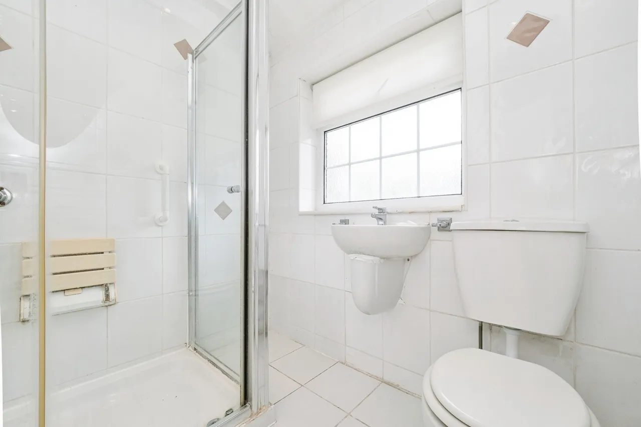 Spring Gardens, Hornchurch, RM12, photo 17