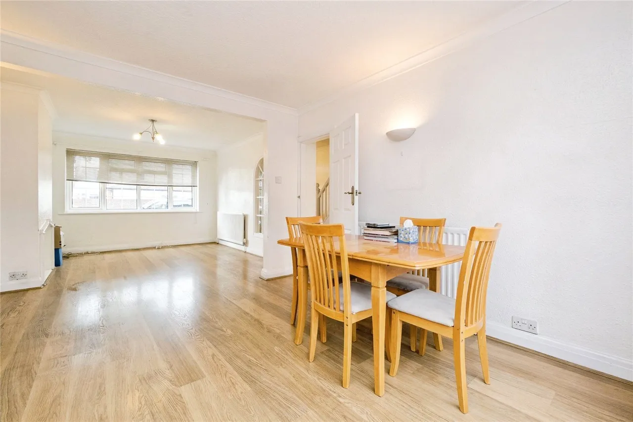 Spring Gardens, Hornchurch, RM12, photo 5