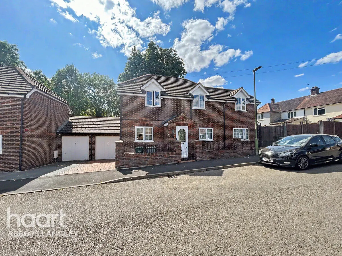 3 bed house for sale, Oak Green, Abbots Langley, WD5