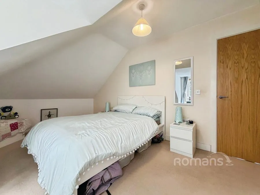 Beaumaris Parade, Frimley, GU16, photo 13