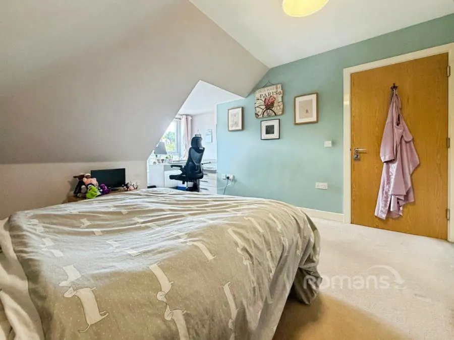 Beaumaris Parade, Frimley, GU16, photo 11