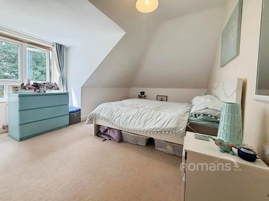 Beaumaris Parade, Frimley, GU16, photo 10