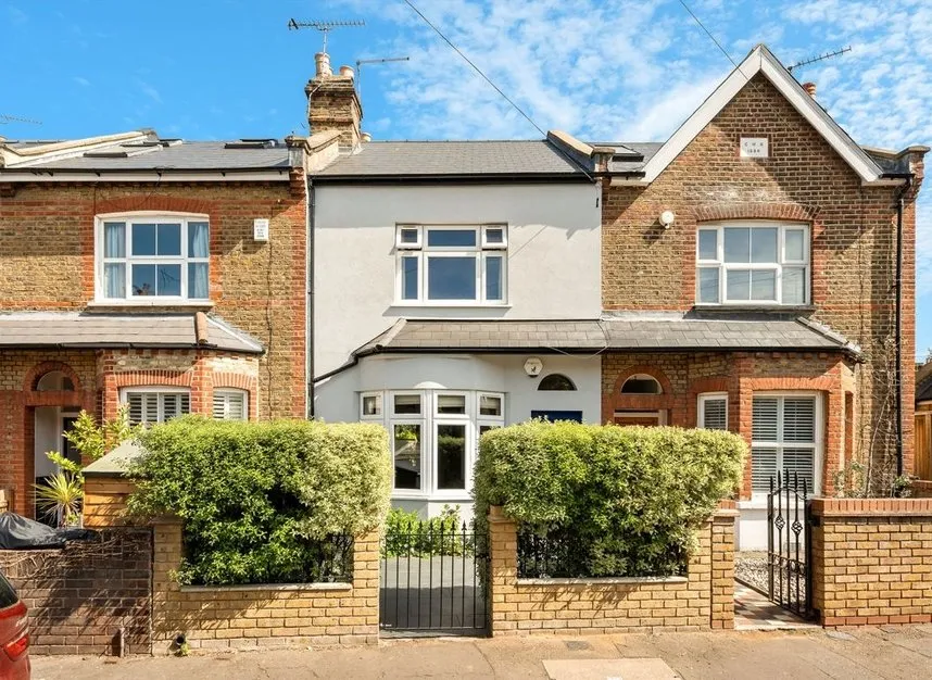3 bed house for sale — Heron Road, St Margarets, TW1