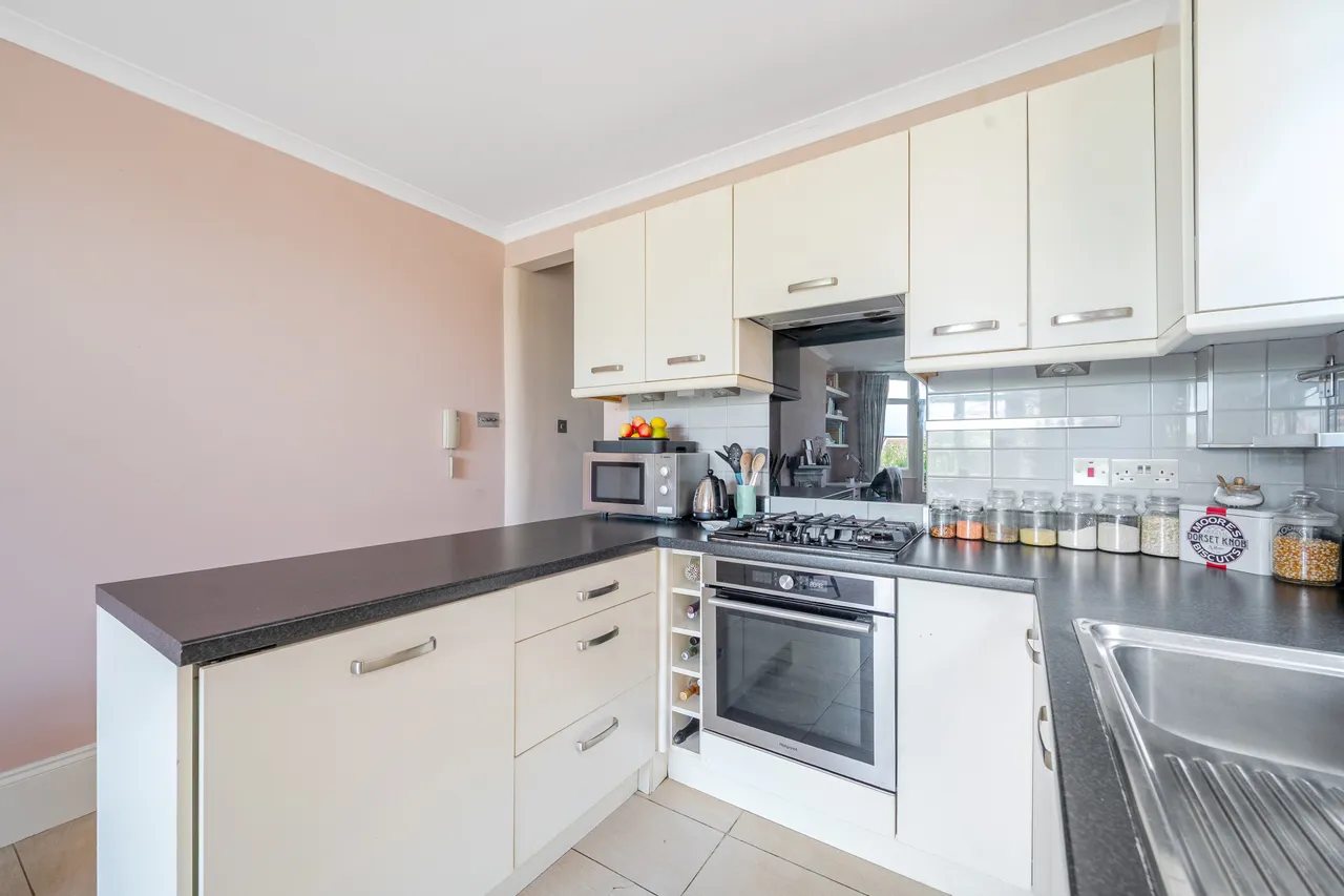 Victoria Road, London, N22, photo 9