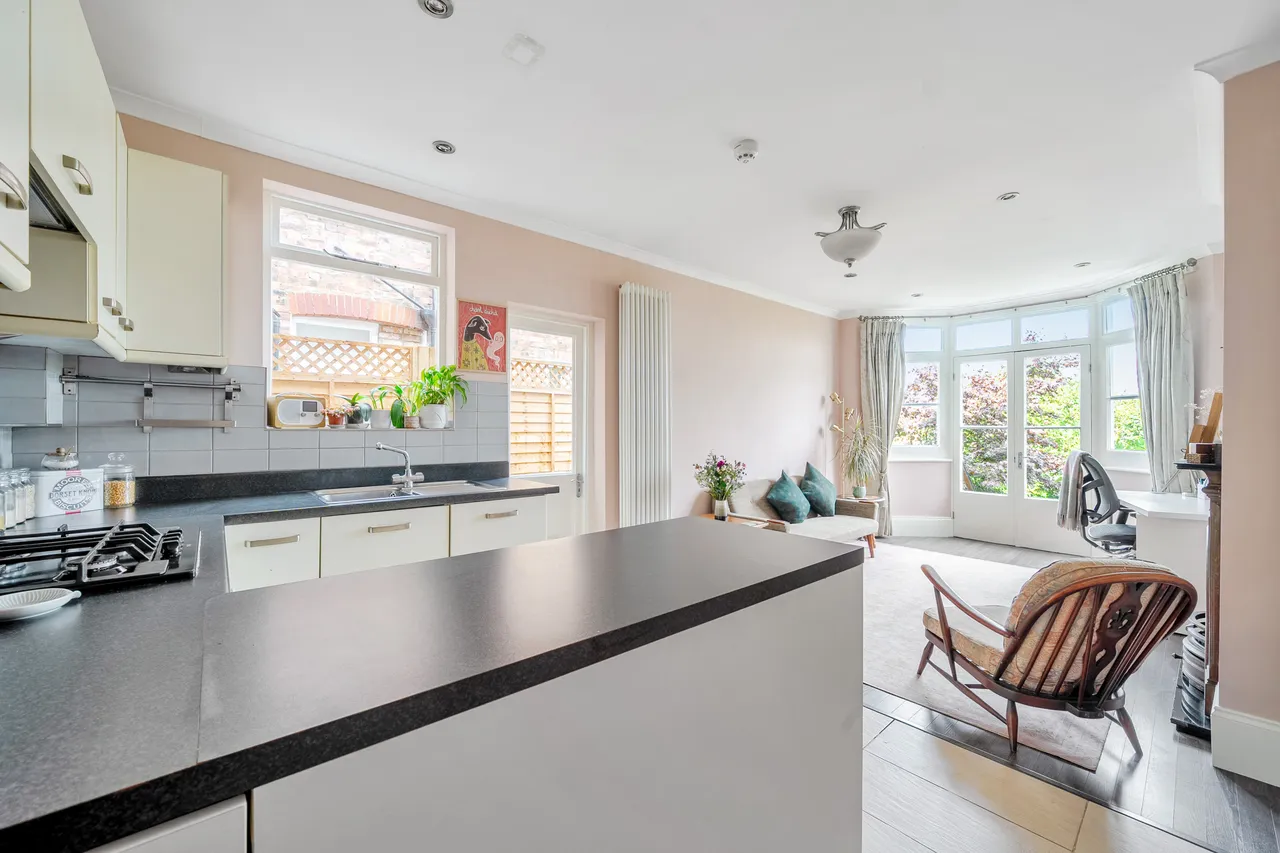 Victoria Road, London, N22, photo 2