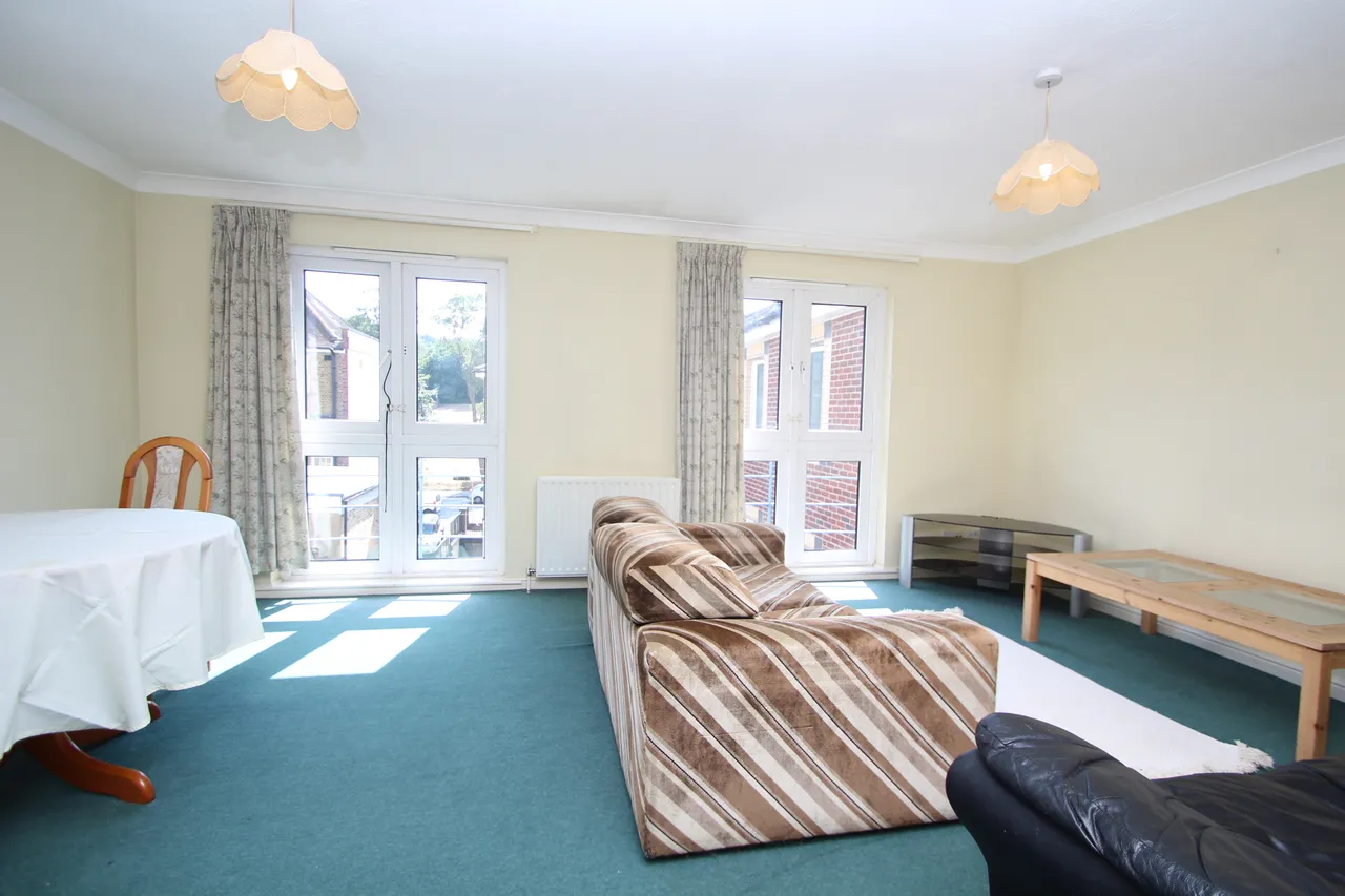 Brighton Road, Purley CR8, photo 7