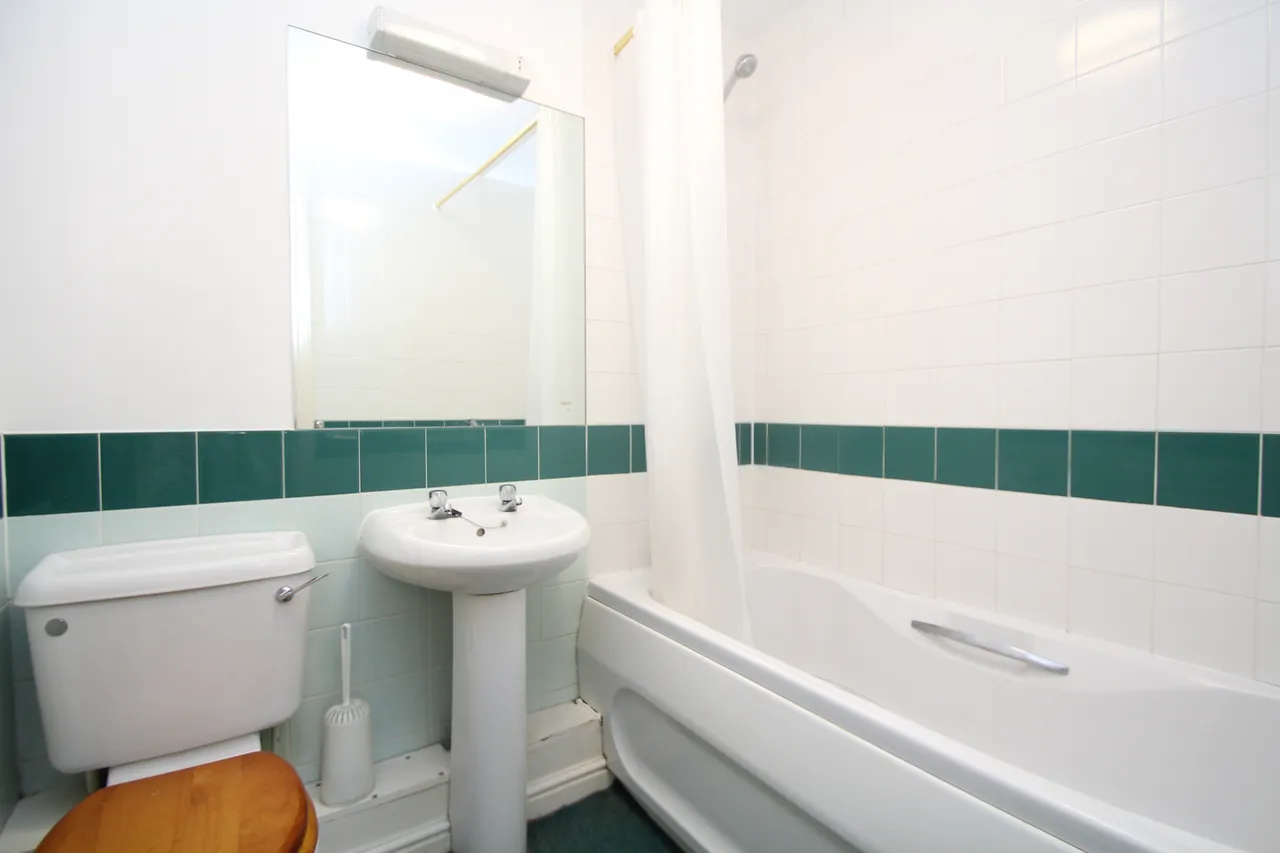 Brighton Road, Purley CR8, photo 4