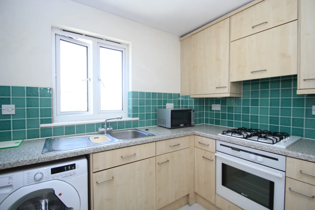 Brighton Road, Purley CR8, photo 9