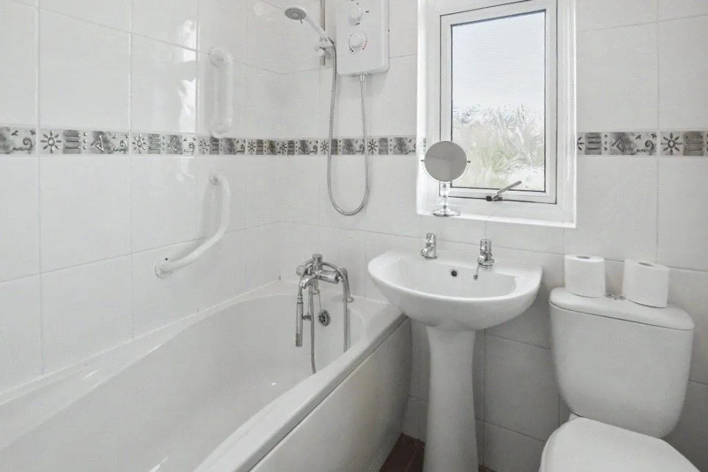 Whitehall Road, Leeds, LS12, photo 10