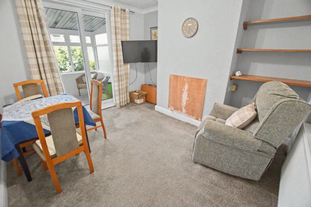 Whitehall Road, Leeds, LS12, photo 4