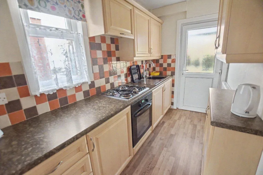 Whitehall Road, Leeds, LS12, photo 3