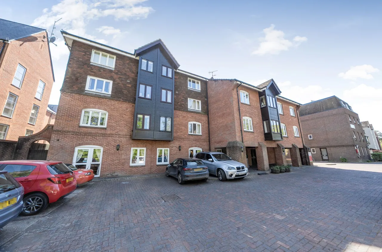Stockbridge Road, Heather Court, PO19, photo 15
