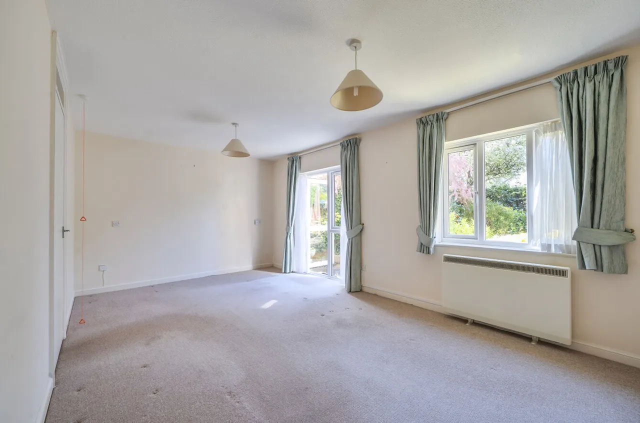 Stockbridge Road, Heather Court, PO19, photo 5