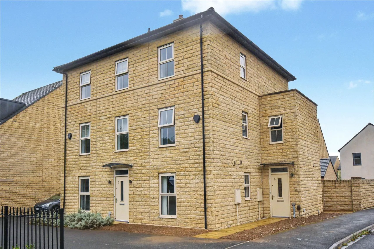 4 bed house for sale, Voysey Avenue, Castleford, WF10
