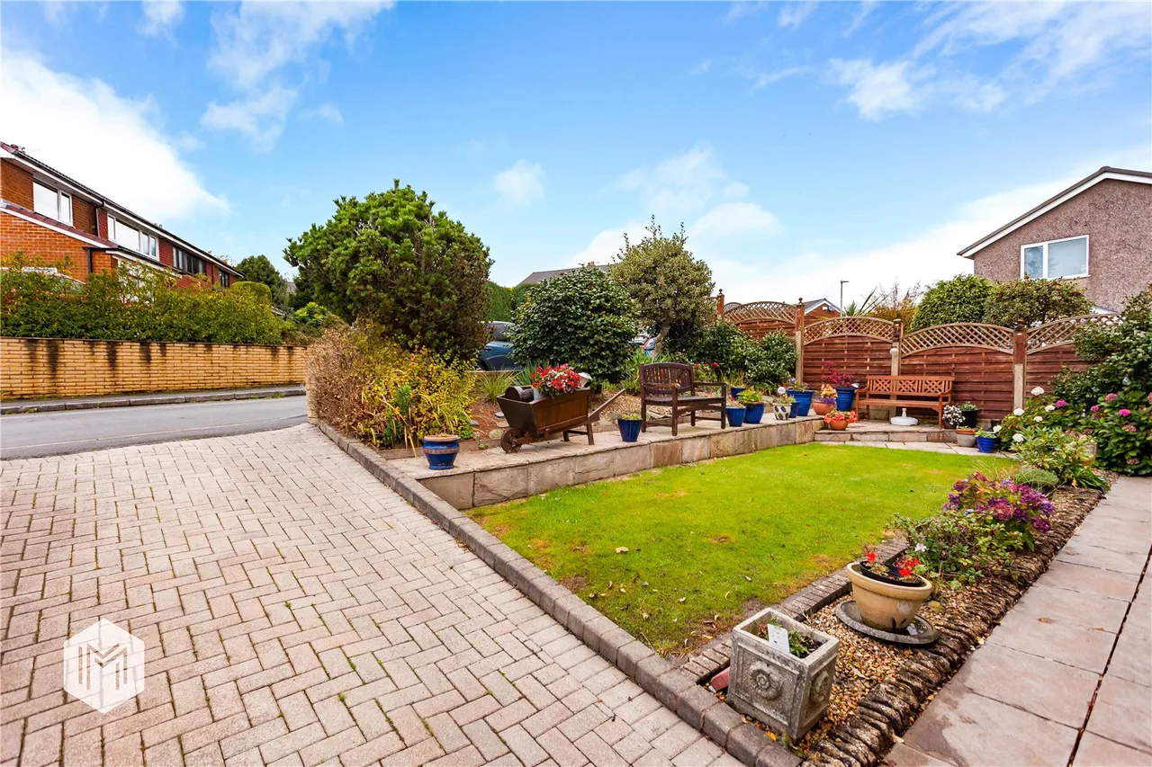 Moorside Road, Tottington, Bury, BL8 3HW, photo 2