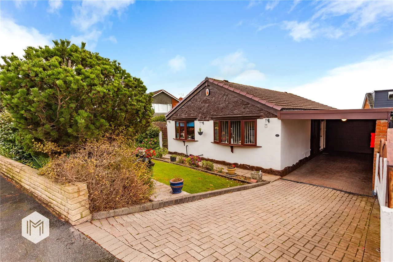 3 bed house for sale — Moorside Road, Tottington, Bury, BL8 3HW