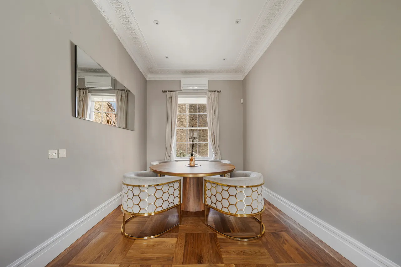 Walton Place, Knightsbridge, London, photo 2
