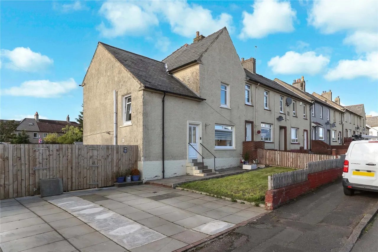 3 bed house for sale, Craigbank Road, Larkhall, ML9
