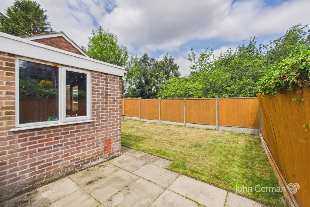 Greenacres Drive, Uttoxeter, photo 23