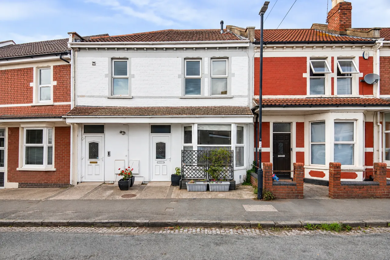 2 bed flat for sale, Sandholme Road, Brislington, BS4