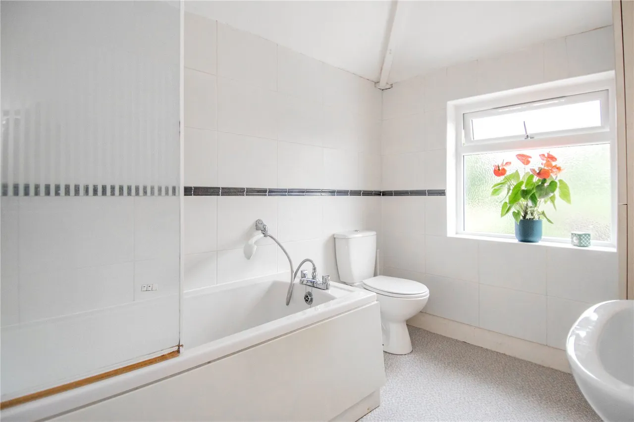 Quarry Lane, Bromsgrove, Worcestershire, B61 7NH, photo 13