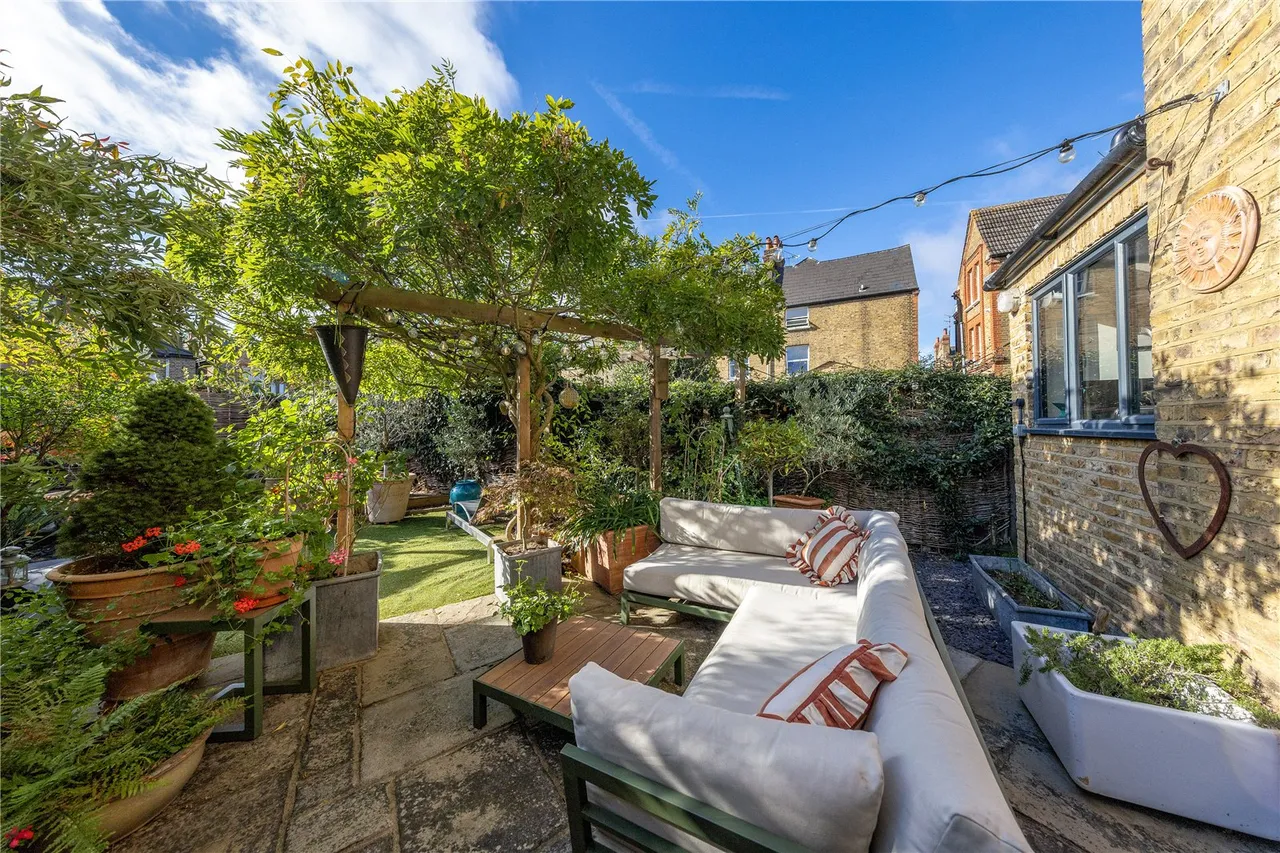 Claremont Road, St Margarets, TW1, photo 12