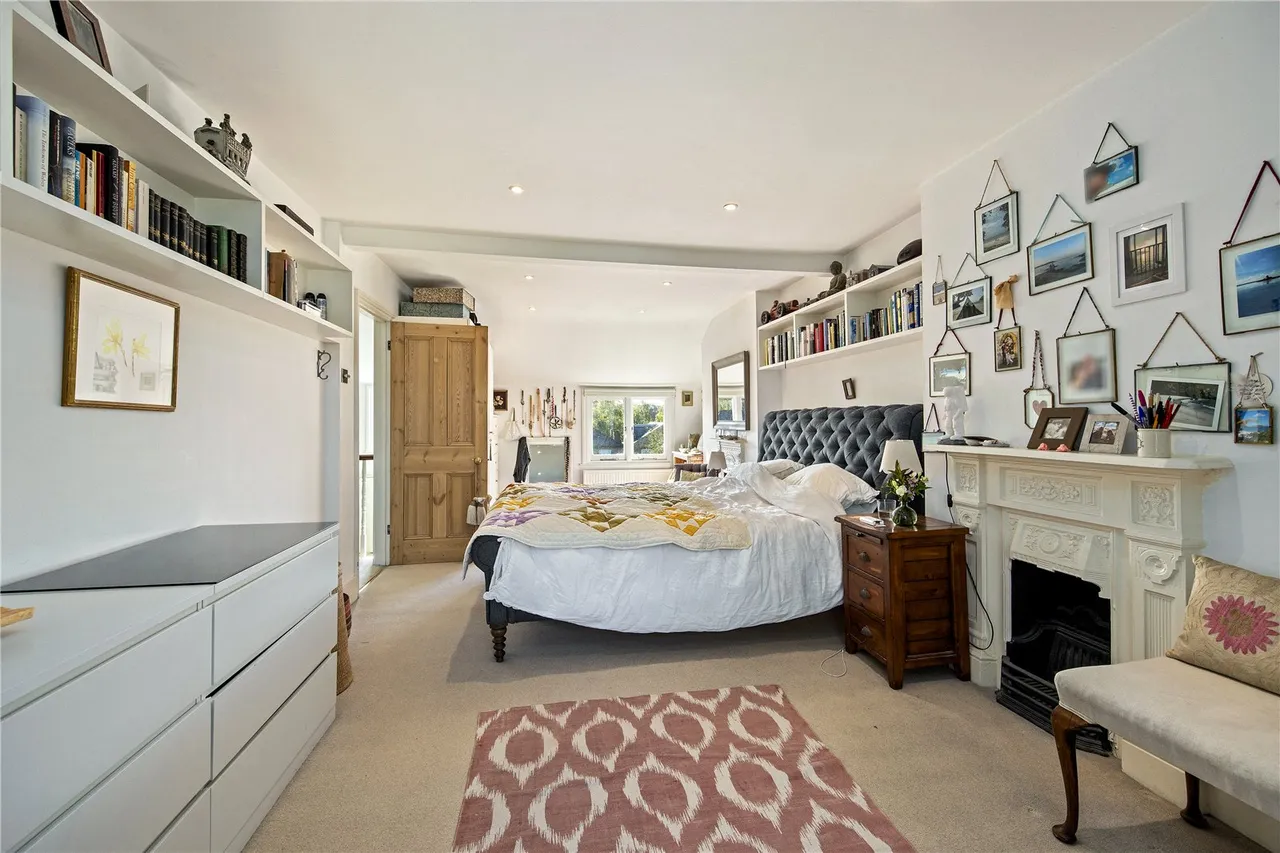 Claremont Road, St Margarets, TW1, photo 9