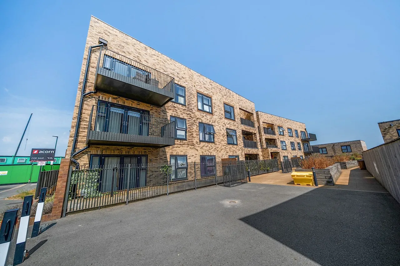 Adit Road, DA8, photo 21