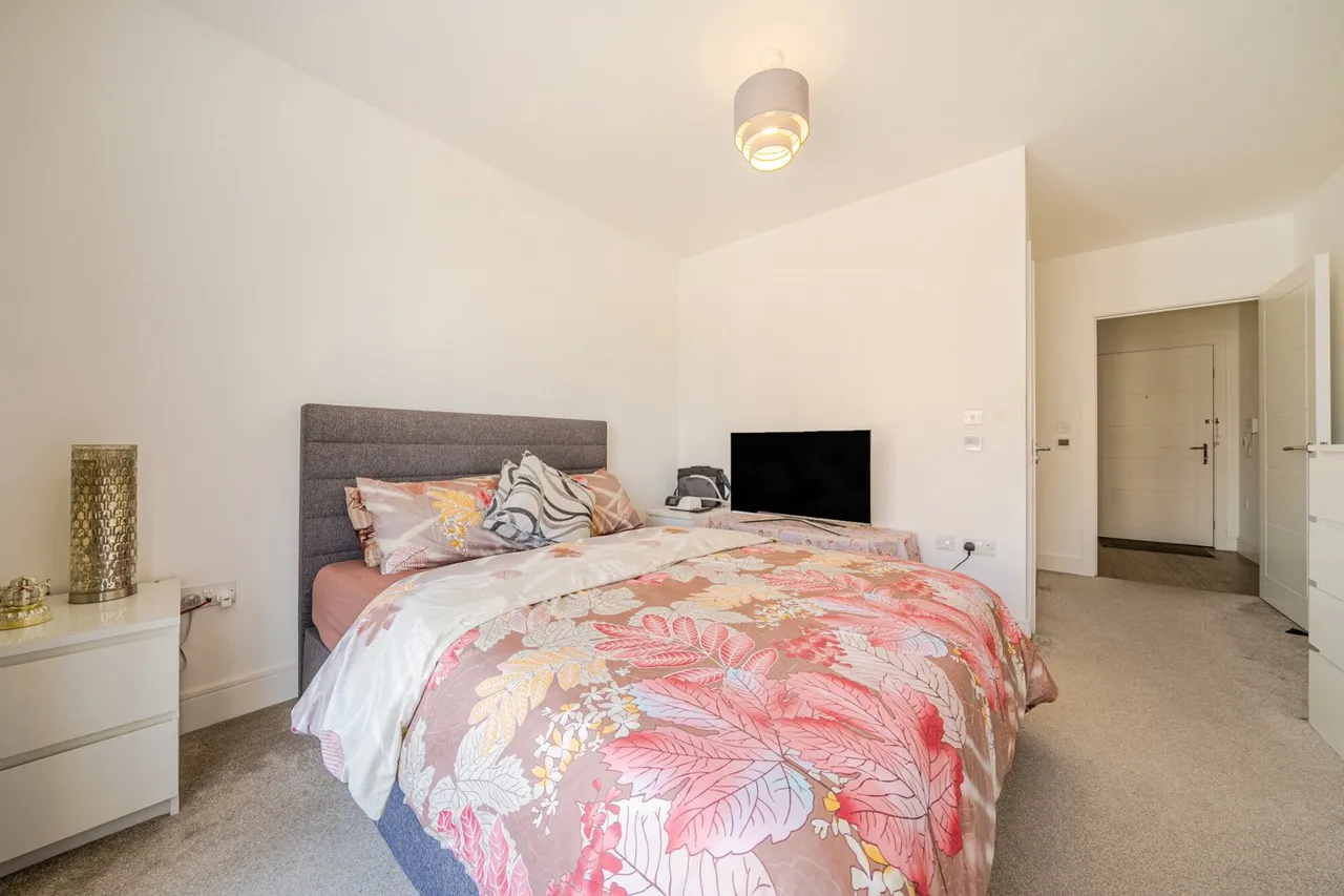Adit Road, DA8, photo 16