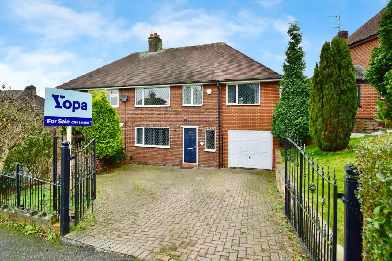 4 bed house for sale, Greenbank Road, May Bank, ST5