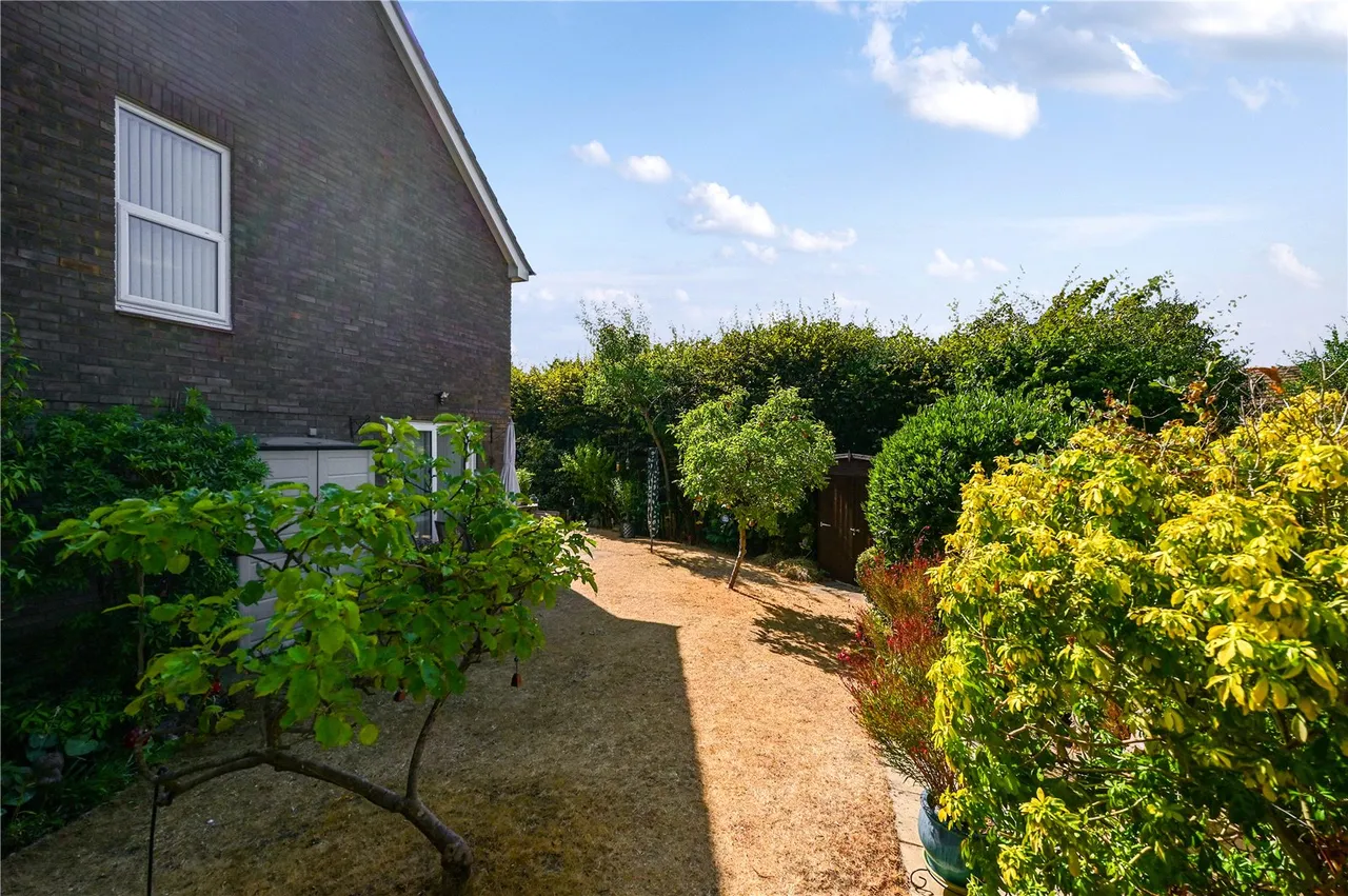 Milton Grange, Ash Vale, Guildford, Surrey, GU12 5DU, photo 15