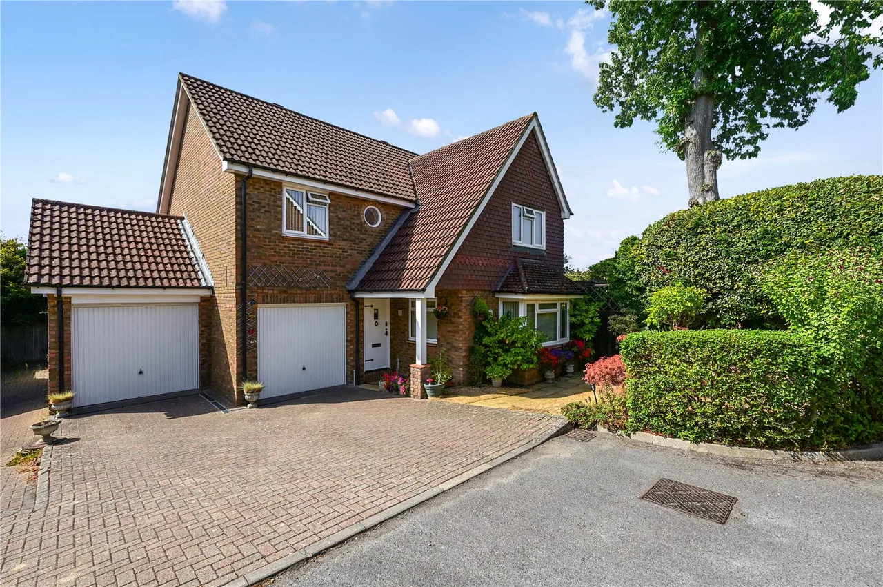 4 bed house for sale — Milton Grange, Ash Vale, Guildford, Surrey, GU12 5DU
