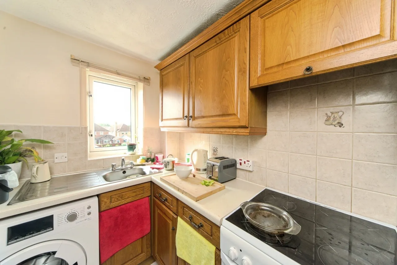 Broad Oak Close, Eastbourne, BN23, photo 9