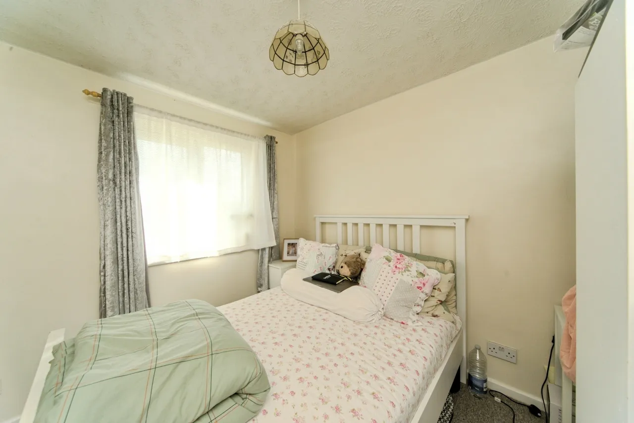 Broad Oak Close, Eastbourne, BN23, photo 11