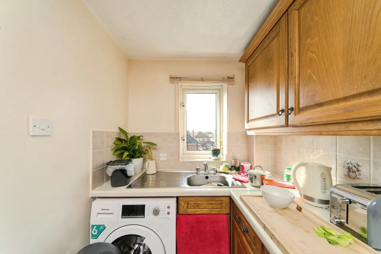 Broad Oak Close, Eastbourne, BN23, photo 4
