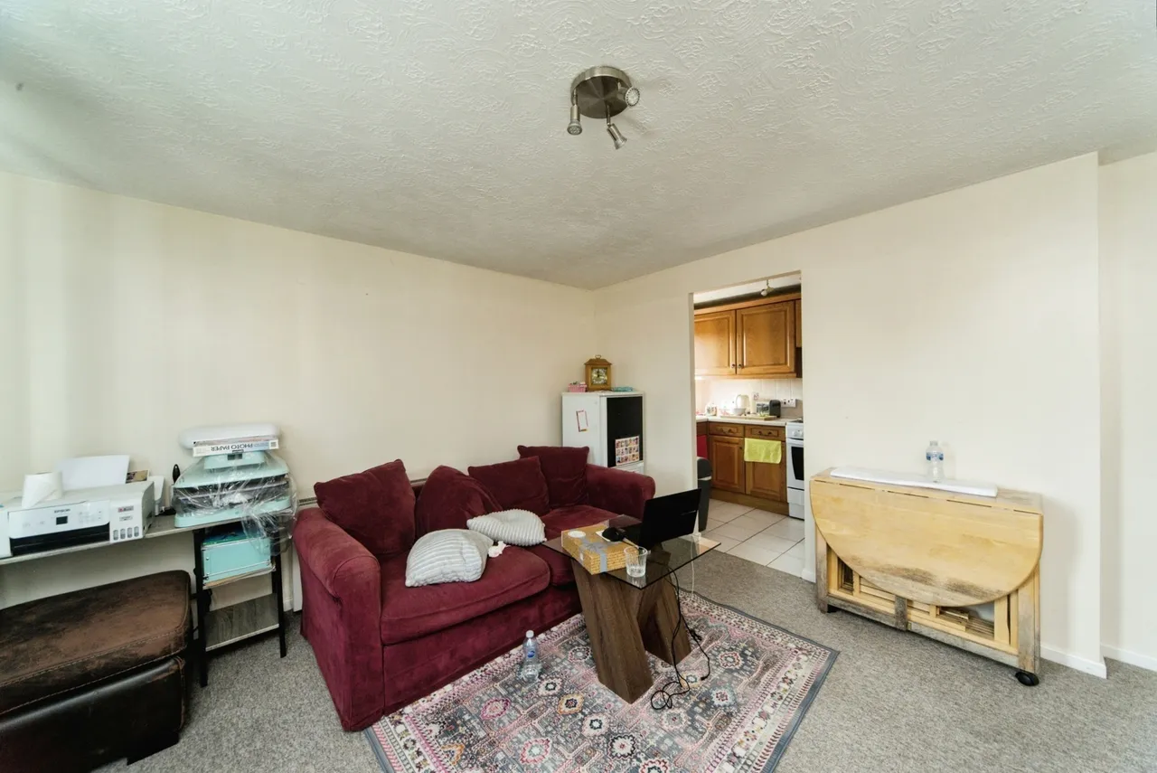 Broad Oak Close, Eastbourne, BN23, photo 3