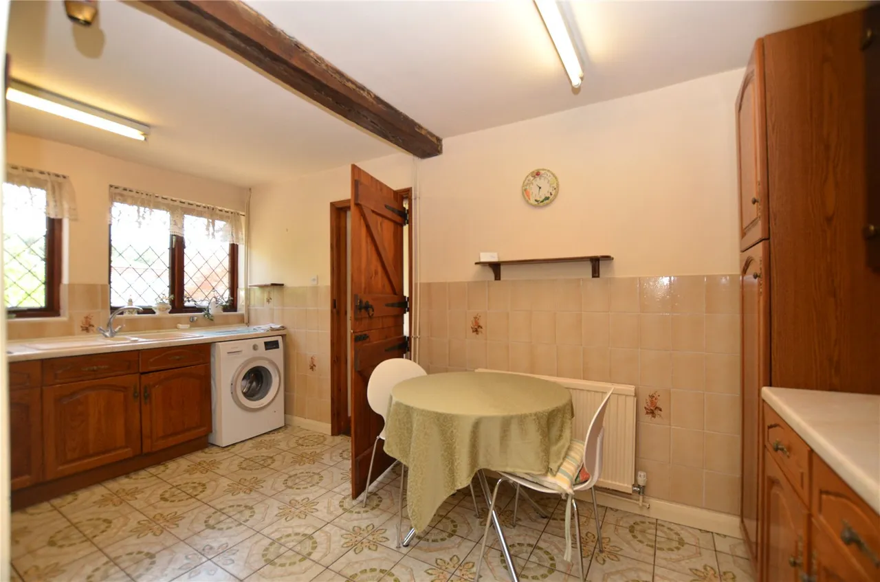 Bell Lane, Wilton, Salisbury, Wiltshire, SP2 0HY, photo 10