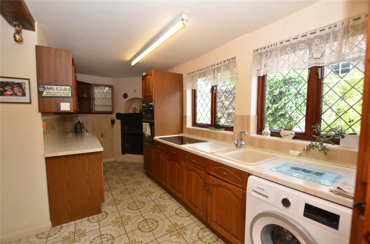 Bell Lane, Wilton, Salisbury, Wiltshire, SP2 0HY, photo 9