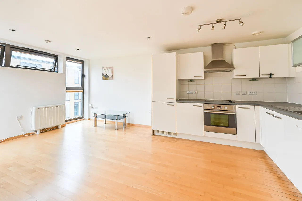 2 bed flat to rent — 44 Carter House, 33 Petergate, London