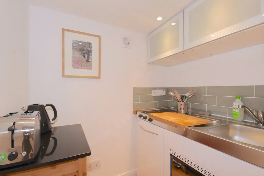 Lynton Road, SE1, photo 2