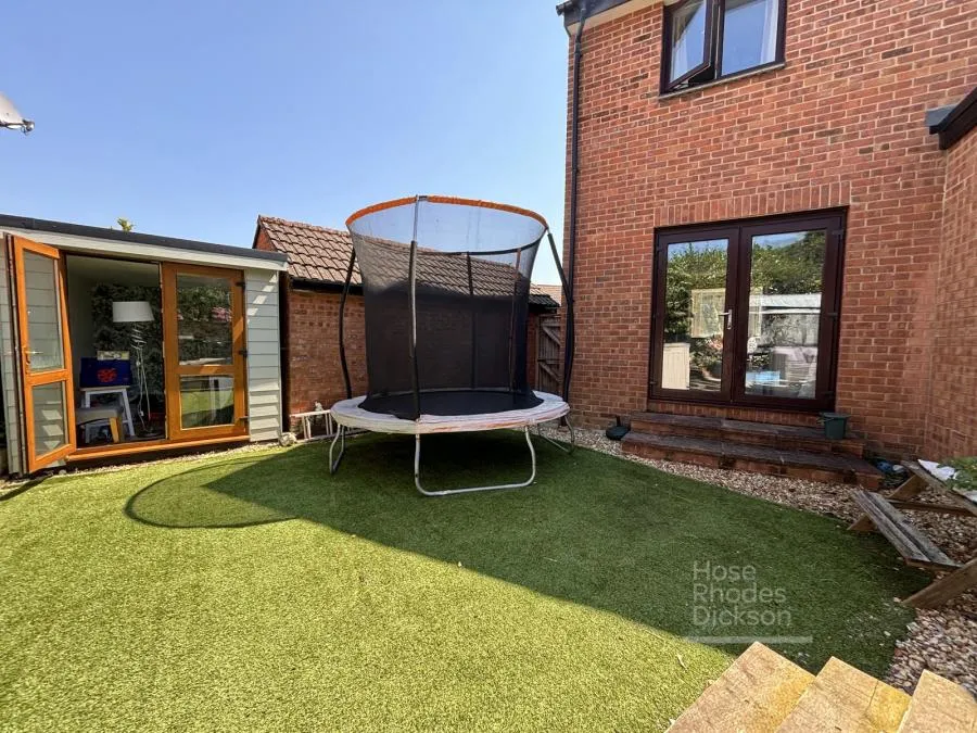 Hornbeam Close, Newport, PO30, photo 18