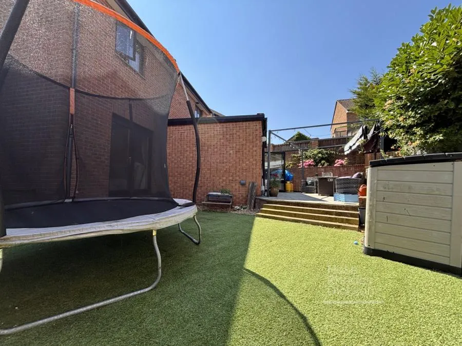 Hornbeam Close, Newport, PO30, photo 19